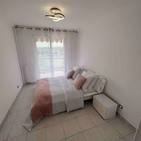 Pour 6 Personnes Proche De L'aeroport Apartment *